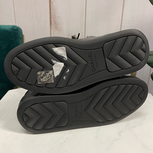 Chanel Black Patent Leather Quilted Boots Size 35 - Picture 5 of 9